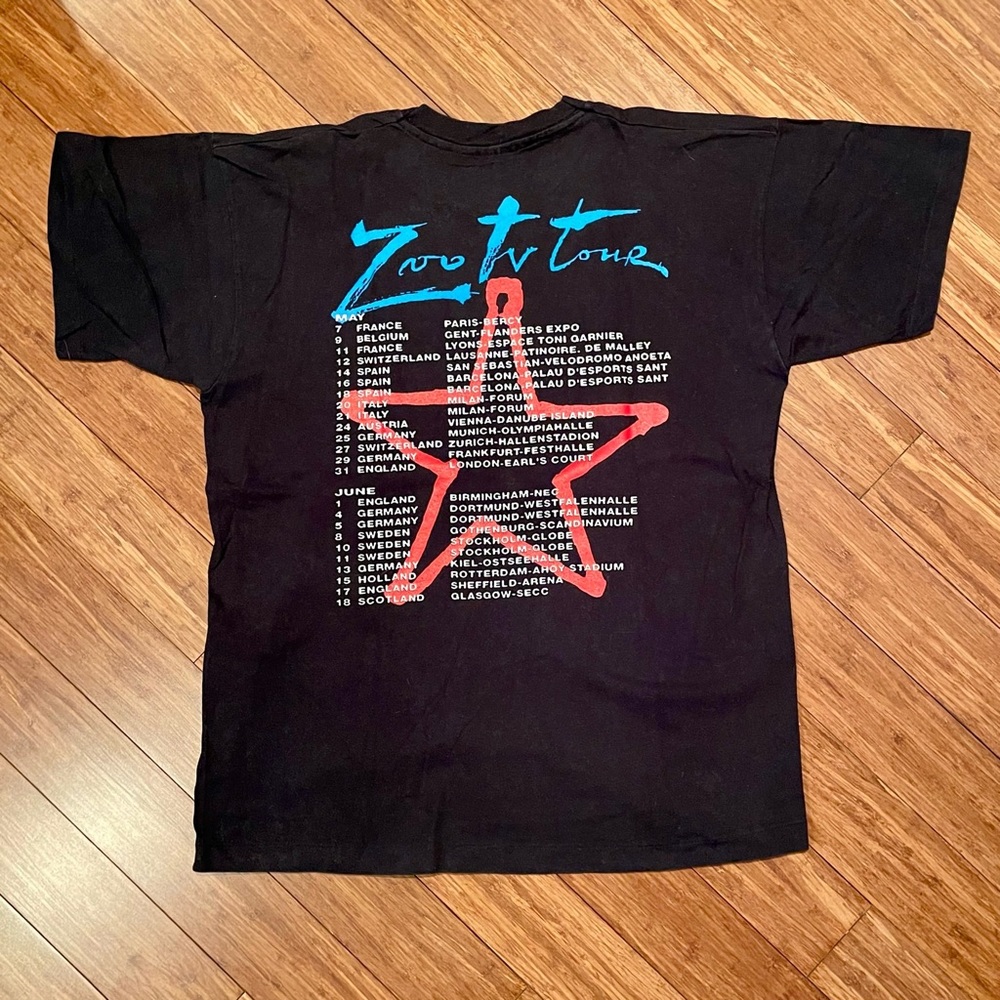 Vintage 1992 U2 Zoo TV tee shirt with European tour dates on back, size XL.